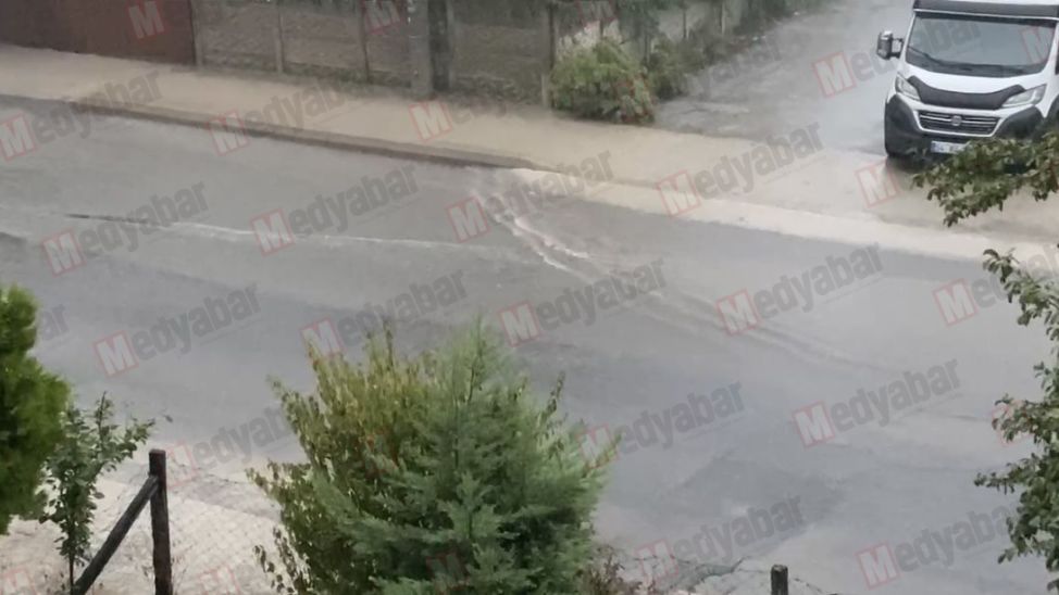 Meteoroloji uyarmıştı, Sakarya güne kuvvetli sağanak yağışla başladı