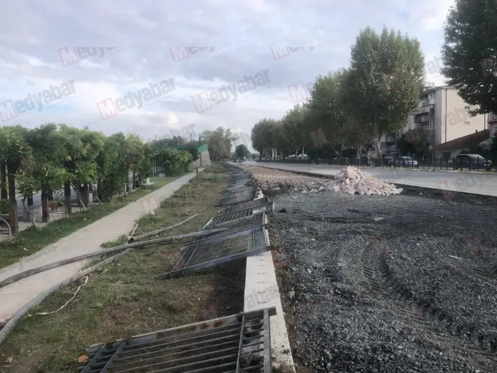 Metrobüs hattında bugün: Zemin hazırlanmıştı, sonraki aşamaya geçildi