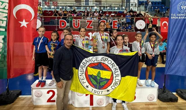 Minik sporcular şampiyon olmak için ter döktü