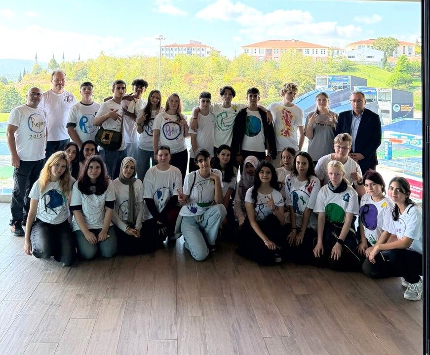 Misafir öğrenciler "yeşil gelecek" için pedal çevirdi