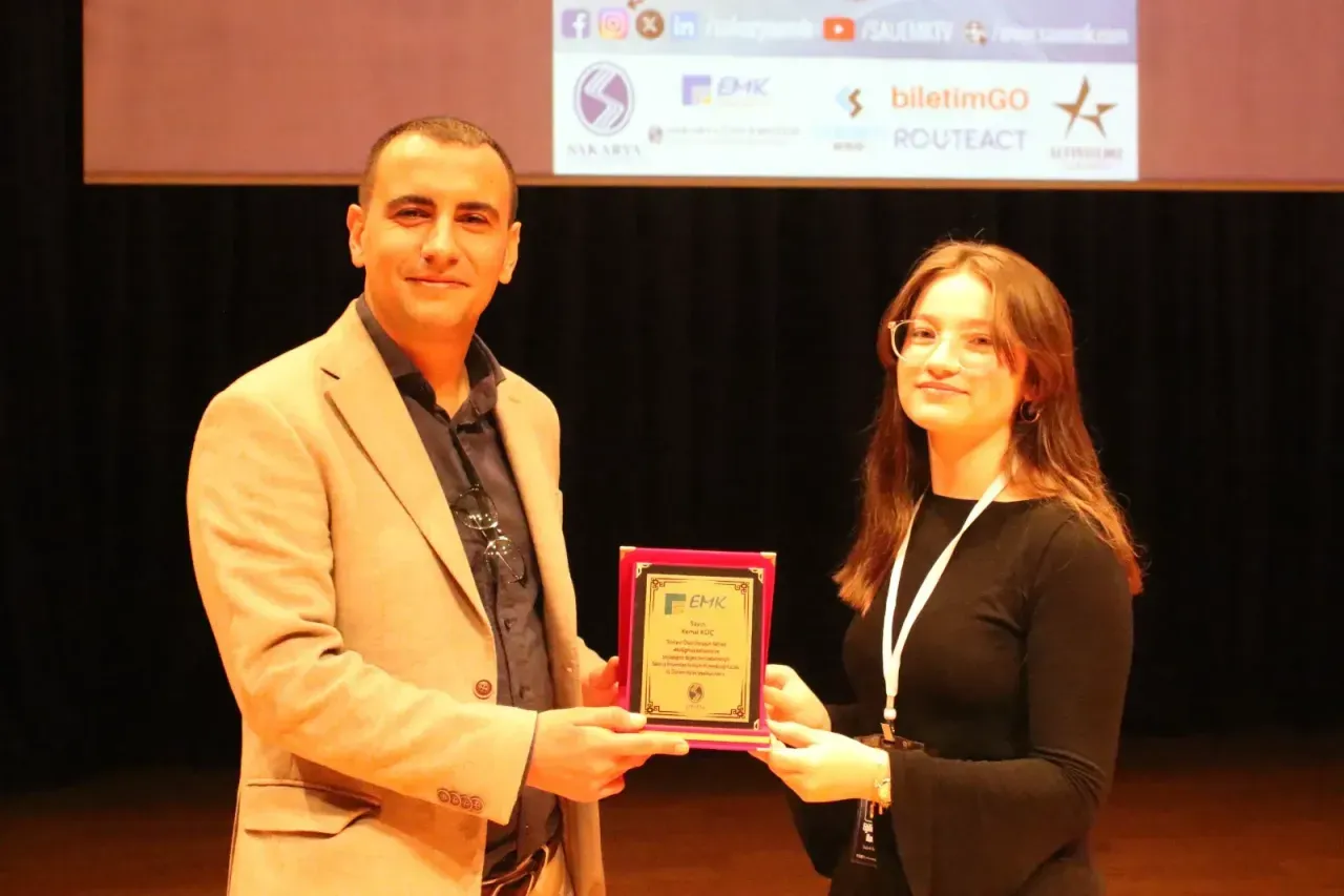 O şirketlerin yöneticileri SAÜ'lü öğrencilere kariyerlerini anlattı