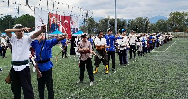 Okçular bu kez hedeflerini Akyazı’da vurdular
