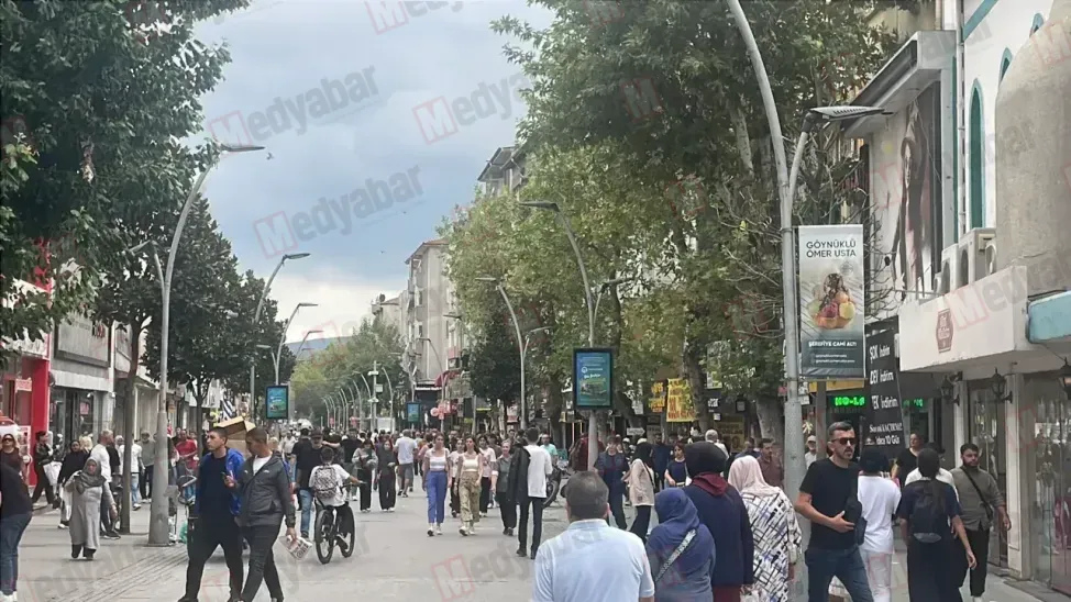 Okul öncesi son hafta sonu Çark Caddesi'nde yoğunluk
