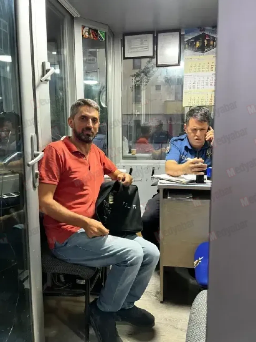 Otoparkta bulduğu 8 milyon lirayı sahibine teslim etti!