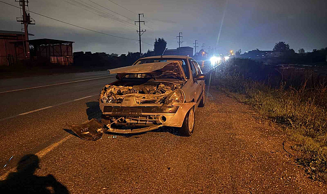 Sakarya'da iki otomobil çarpıştı: 3 yaralı