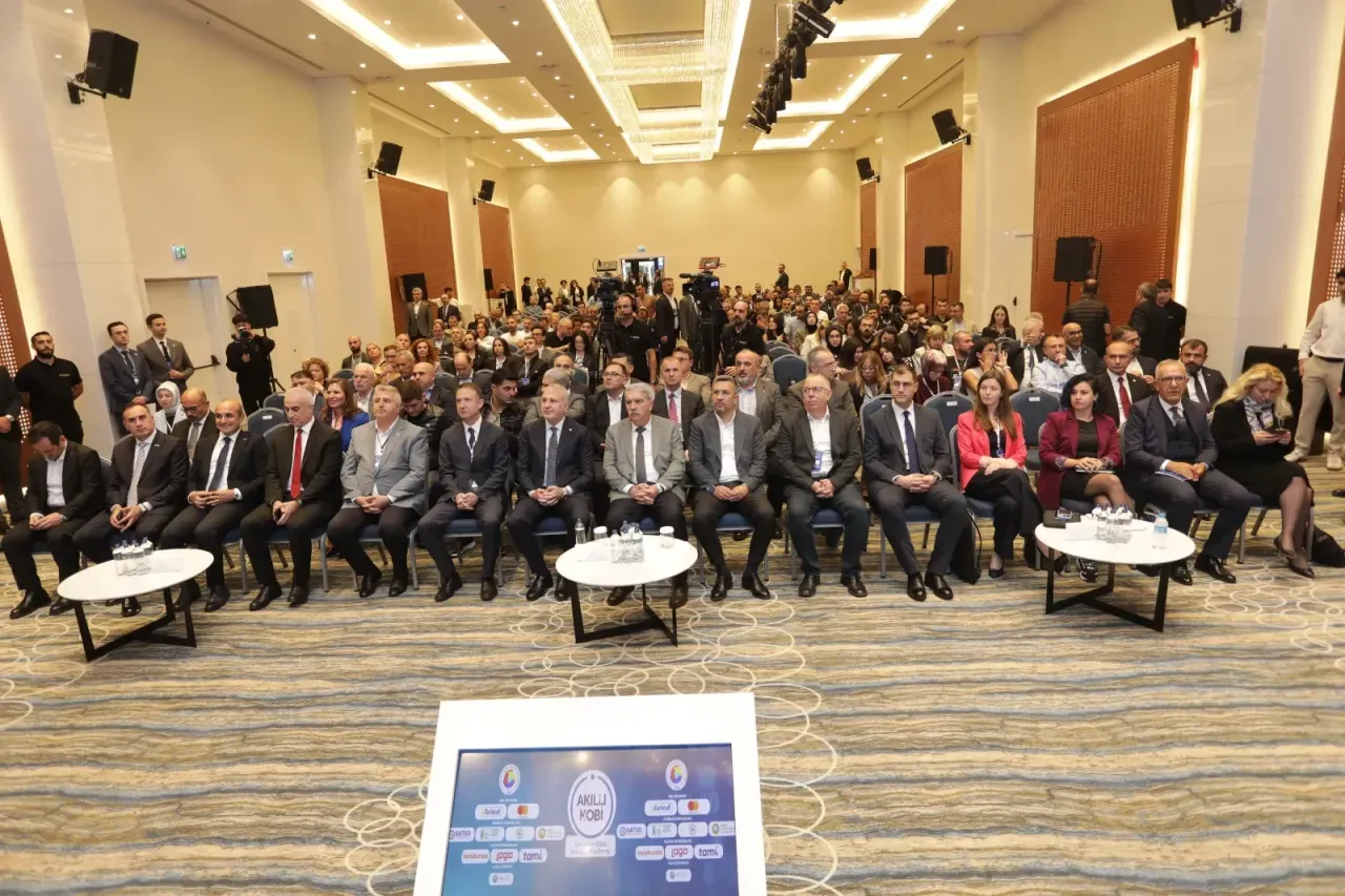 Sakarya Dijital Dönüşüm Konferansı: KOBİ'lerin geleceği şekilleniyor!