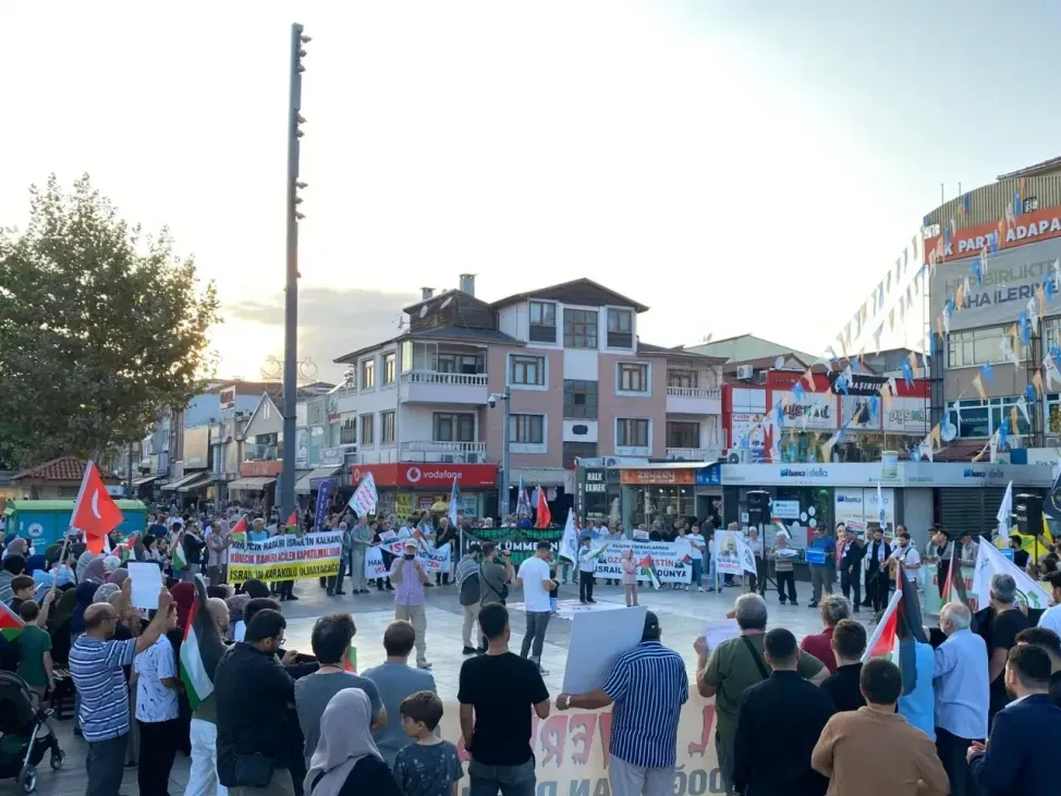 Sakarya Filistin Gönüllüleri Sumud Filosu’na destek eylemi yaptı