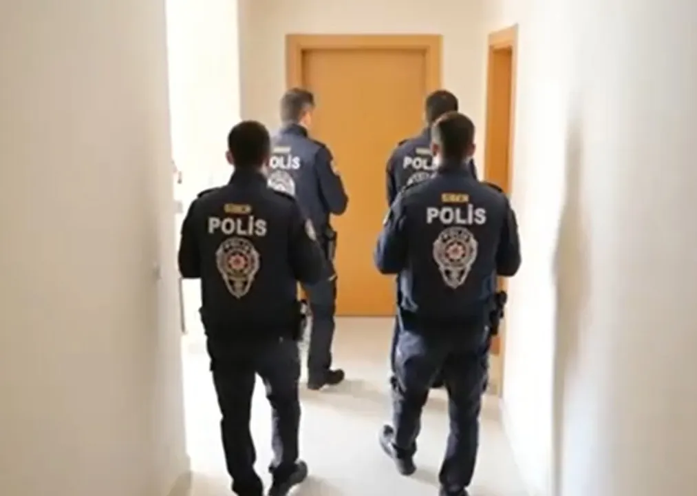 Sakarya’ya uzanan ‘siber dolandırıcılık’ operasyonunda 18 tutuklama