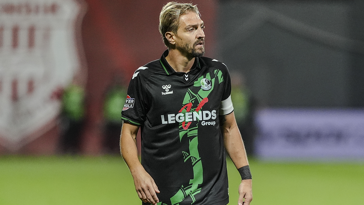 Sakaryaspor, Caner Erkin’in 6 maçlık cezasına itiraz etti! Gözler Tahkim Kurulu'ndan gelecek kararda