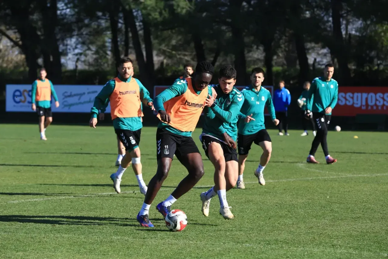 Sakaryaspor, Çorum mesaisi 5 eksikle devam etti!