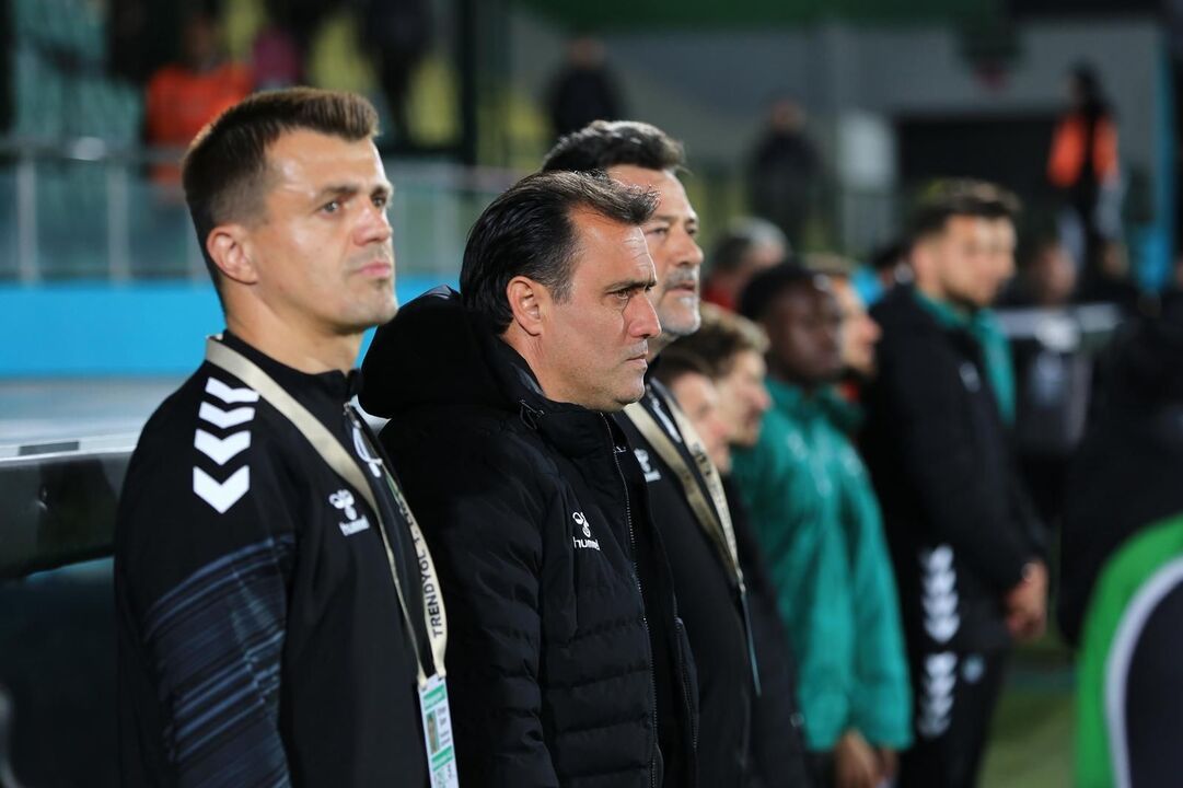 Sakaryaspor‘da bir istifa daha! Canlı yayında