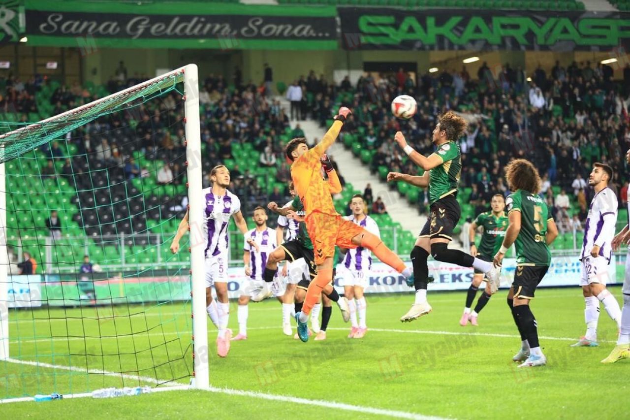 Sakaryaspor evinde seriye bağladı! Sakaryaspor 1 -  0 A. Keçiörengücü
