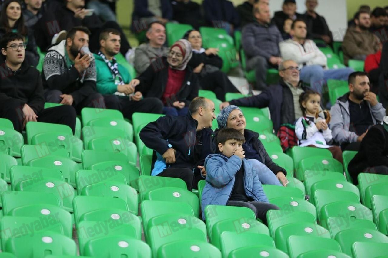 Sakaryaspor-Sivasspor karşılaşmasından kareler