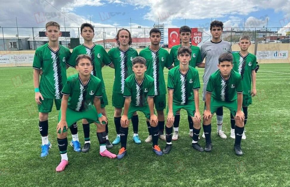 Sakaryaspor U14, Eyüp'ten bir puanla dönüyor