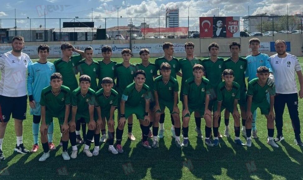 Sakaryaspor U15, Eyüpspor'u elinden kaçırdı