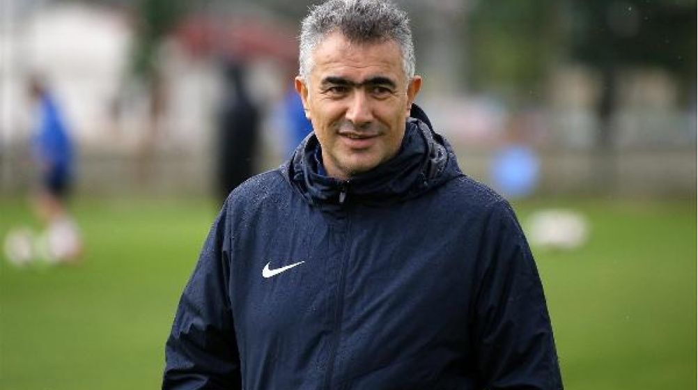 Sakaryaspor'un o rakibinde teknik direktör ile yollar ayrıldı!
