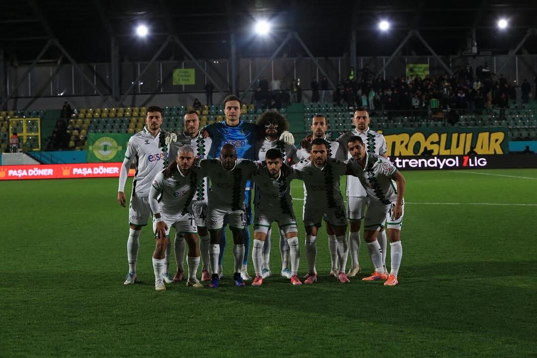 Sakaryaspor zor günler geçiriyor