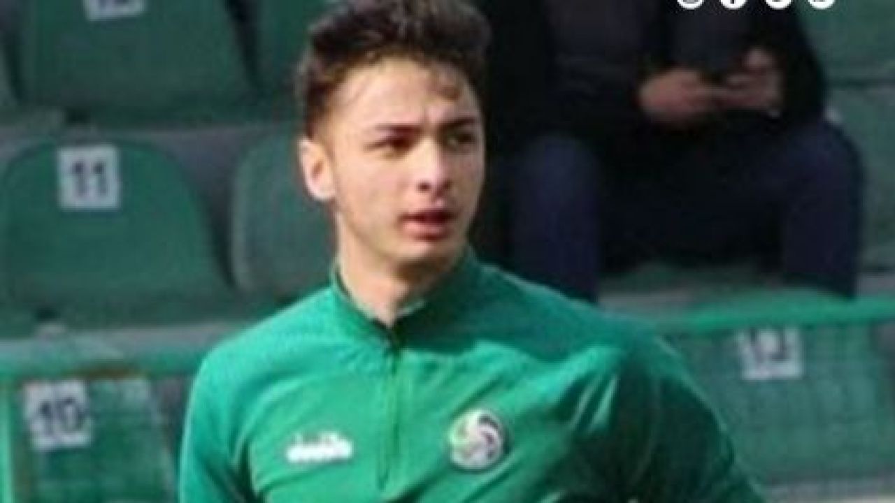 Sakaryasporlu kaleci "rakipler kazanır" oynayıp tüyo vermiş!