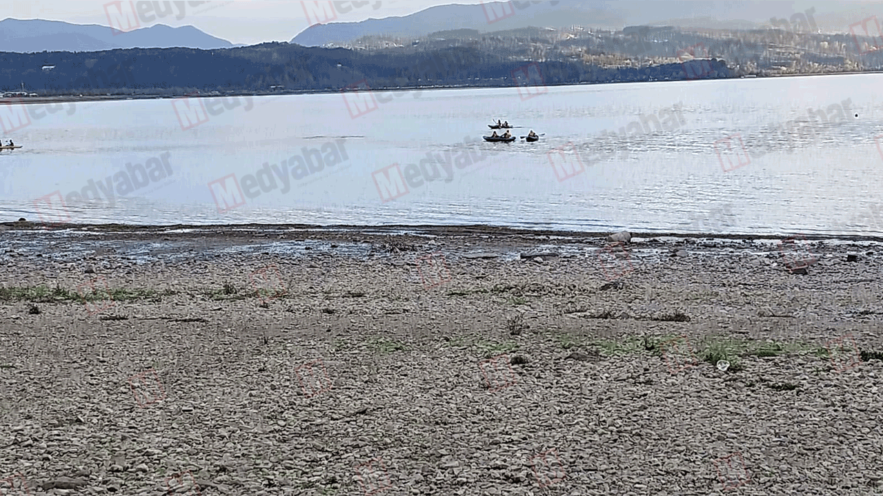 Sapanca Gölü her gün 1 santimetre daha düşüyor!