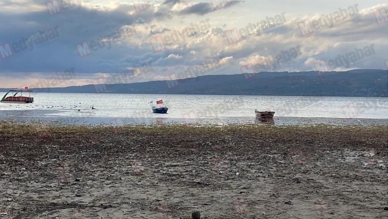 Sapanca Gölü'nde bugün! Su seviyesi düşmeye devam ediyor