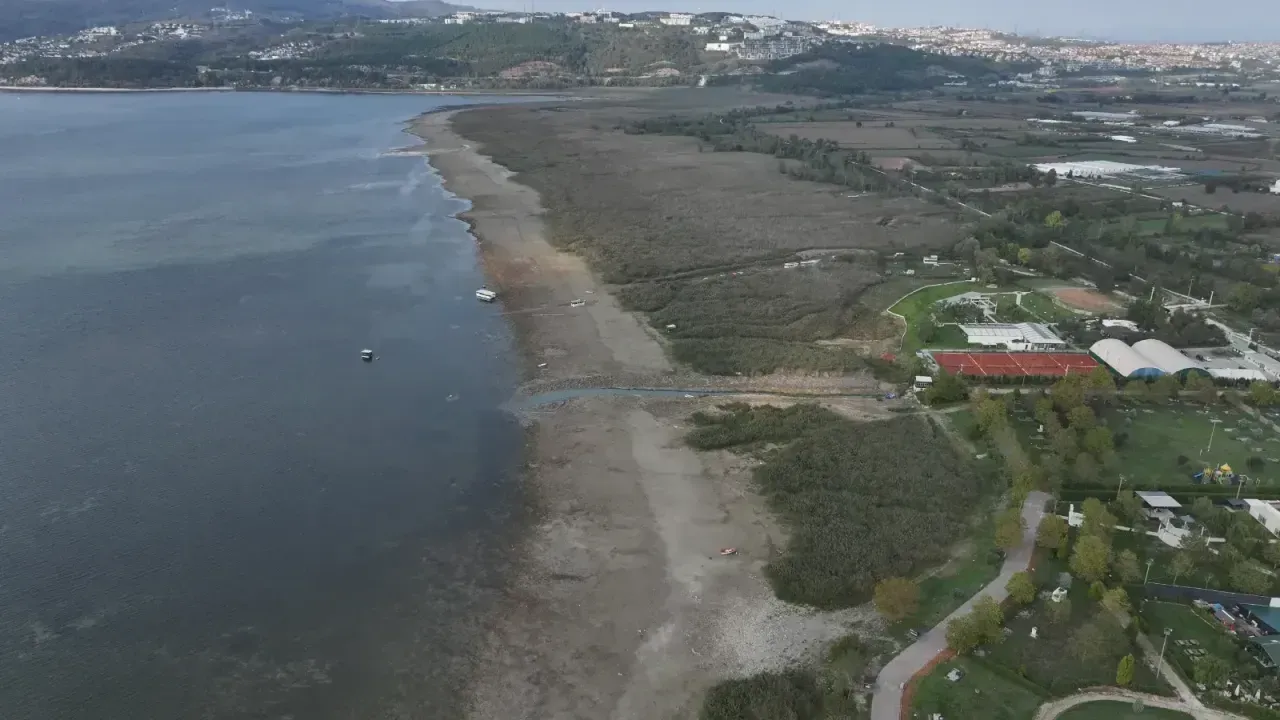 Sapanca Gölü'nün sessiz çığlığı: 12 yıl arayla çekilen fotoğraflar korkutan değişimi gözler önüne serdi
