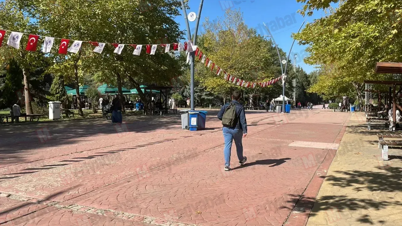 SAÜ'de yeni eğitim-öğretim yılı sakin başladı