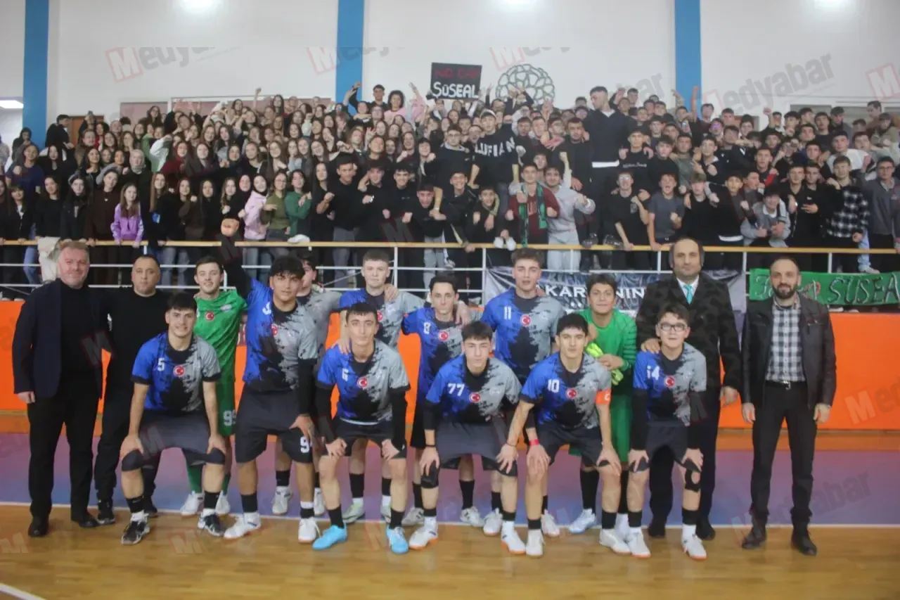 Selçuk Esadoğlu Anadolu Lisesi penaltılarla finalde