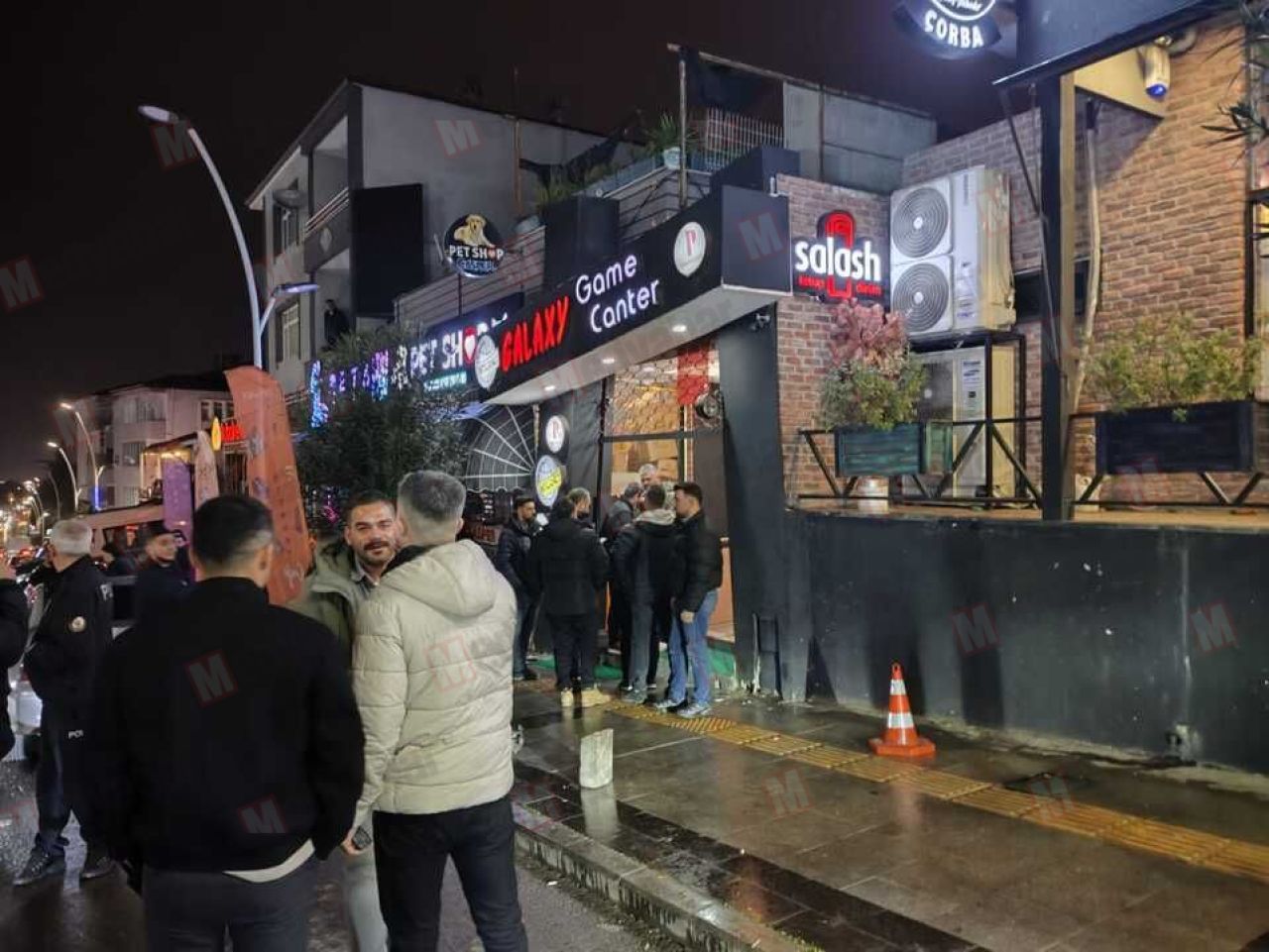 Serdivan'da kanlı gece! 2 yaralı