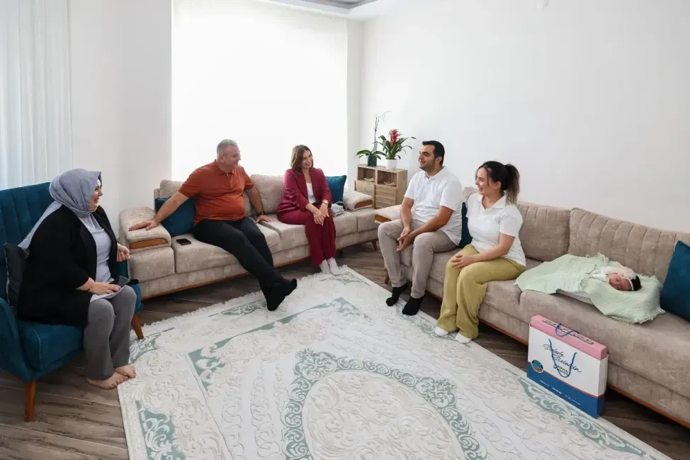 Serdivan'da sosyal belediyecilik anlayışı devam ediyor! Yüzlerce haneye ulaşıldı
