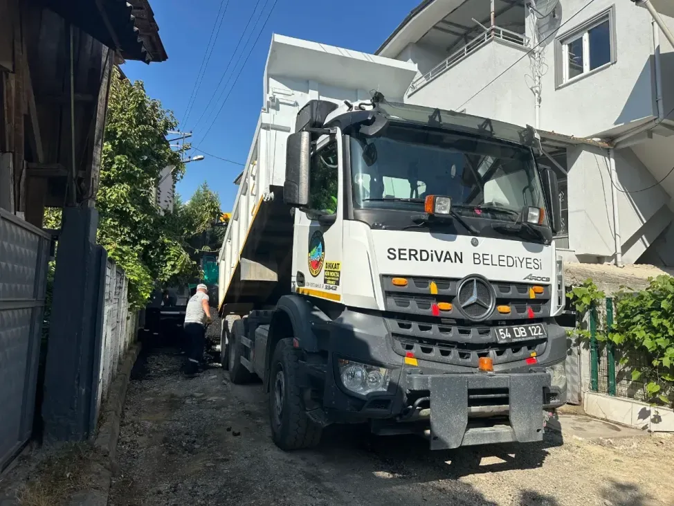 Serdivan'ın yüzü sokak sokak yenileniyor