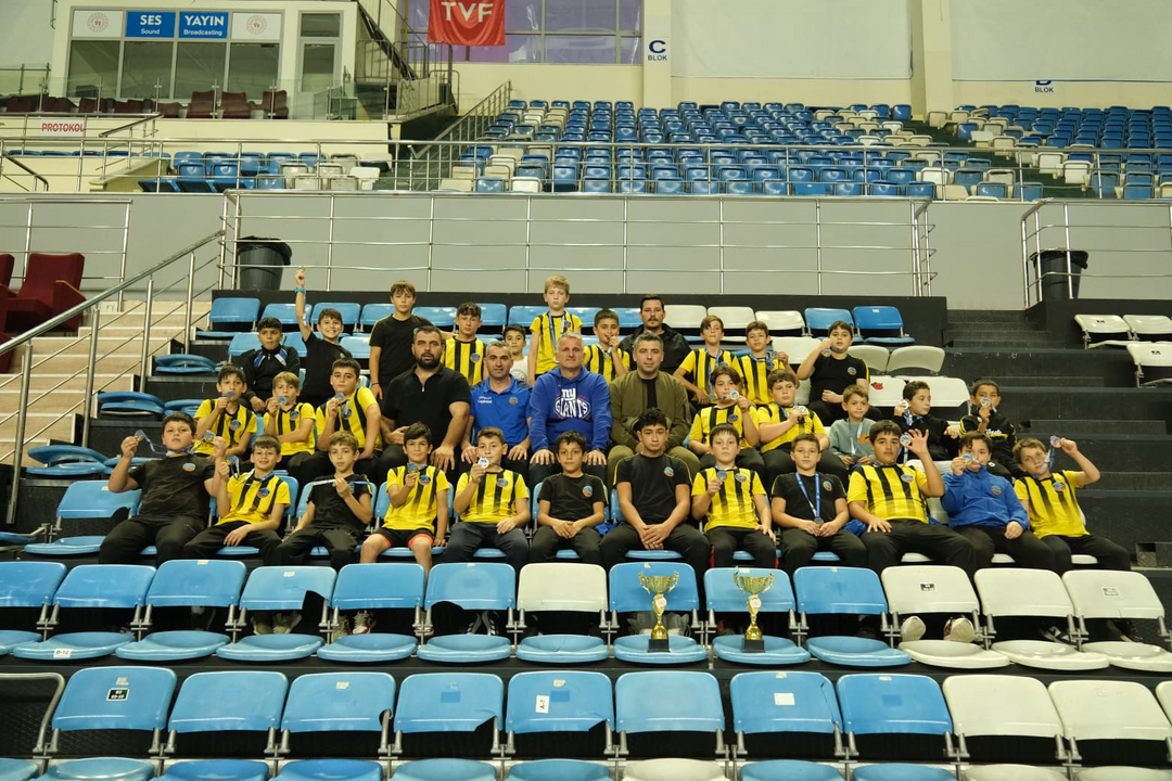 Serdivanlı güreşçilerden çifte şampiyonluk!