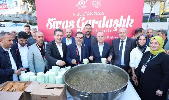 Sultangazi'de Sivas Gardaşlık Festivali renkli görüntülere sahne oldu