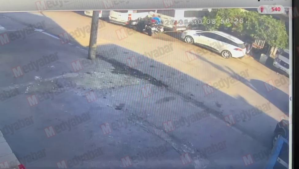 Takip bu görüntülerle bitti! Trafik polisinden motosikletli gence tekme tokat!