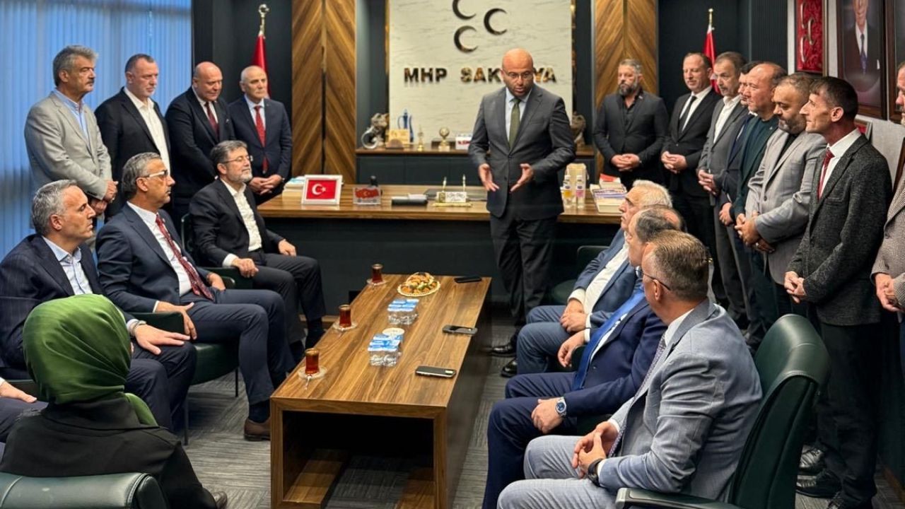 Tarım ve Orman Bakanı İbrahim Yumaklı, MHP Sakarya İl Başkanlığı’nı ziyaret etti