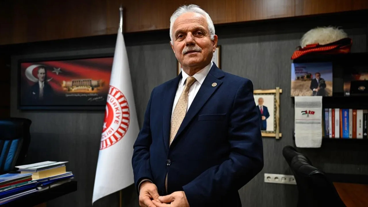 TBMM Dijital Mecralar Komisyonu Başkanı Elmas'tan "dijital telif" açıklaması.. Bir yazılım, söz konusu içeriği ilk defa kimin yazdığını tespit edecek