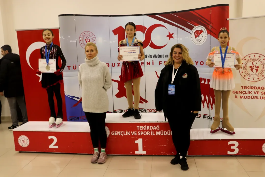 Tekirdağ'da Artistik Buz Pateni 1. Bölge Yarışması sona erdi