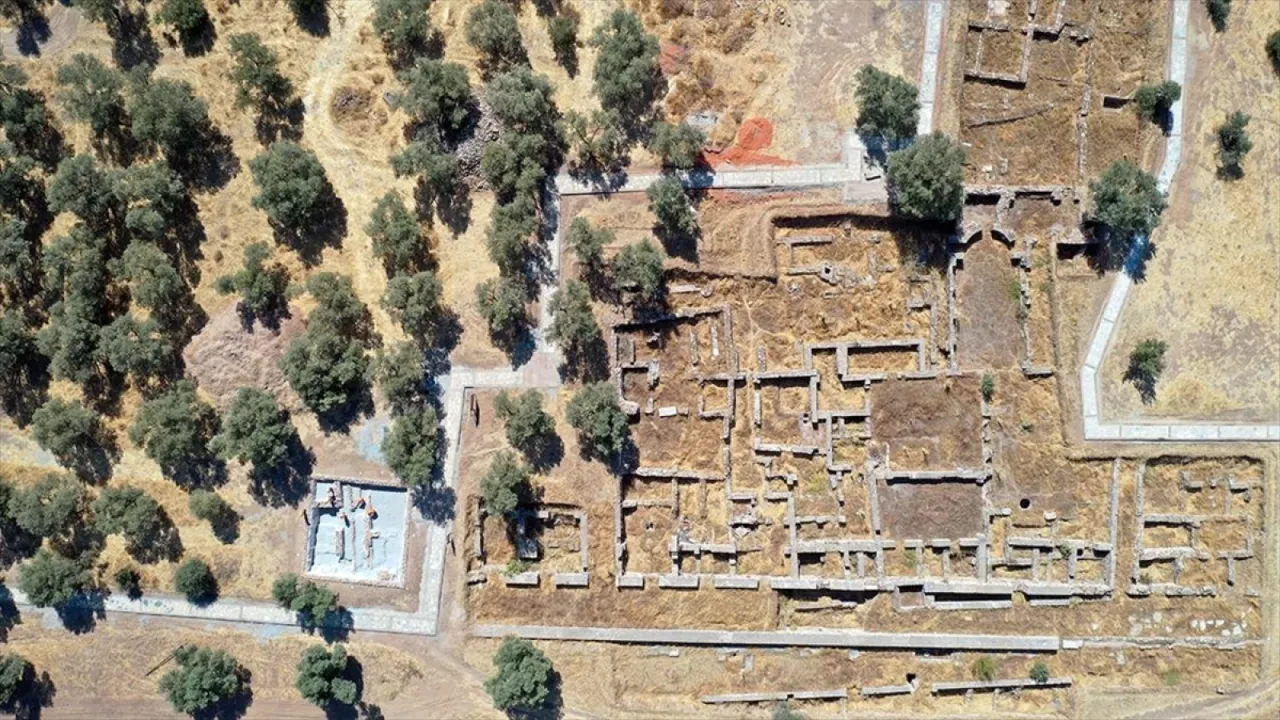 Tralleis'te antik çağlardaki "toprak zenginlerinin villaları" gün yüzüne çıkarılıyor