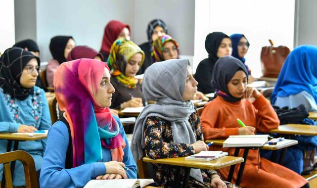 TÜRGEV Pusula Başarı Bursu 2025 başvuruları başladı: Son gün 7 Eylül