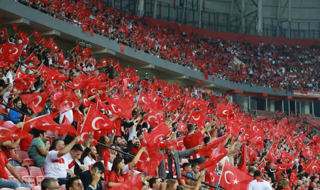 Türkiye - Gürcistan maçının tribün gelirleri Gazze'ye bağışlanacak
