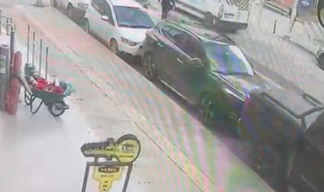 Ümraniye'de feci kaza: Motosiklet yayaya çarptı