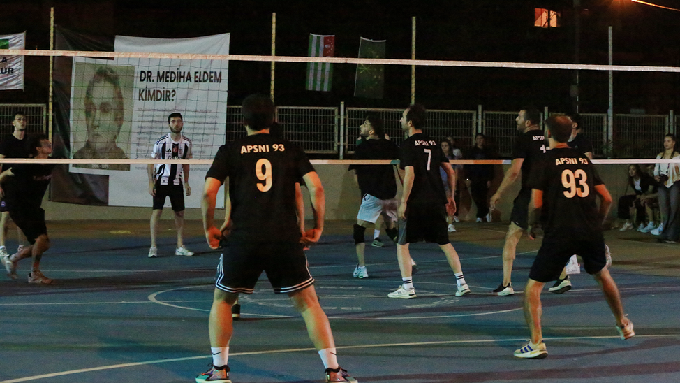Uzuntarla’da Dr. Mediha Eldem Voleybol Turnuvası büyük finalle sona erdi
