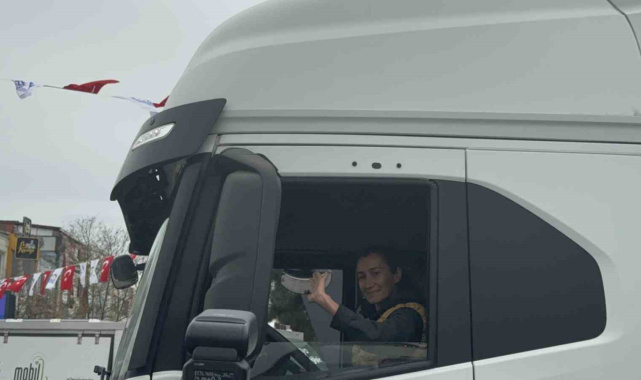 Yardım konvoyuna "kadın eli" değdi