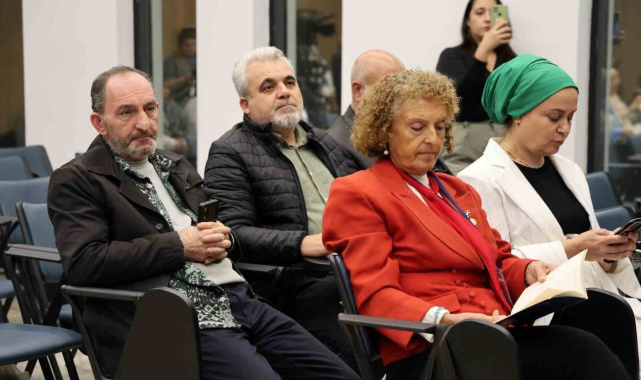 Yerel yazar ve şairler fuarda sahneye çıktı